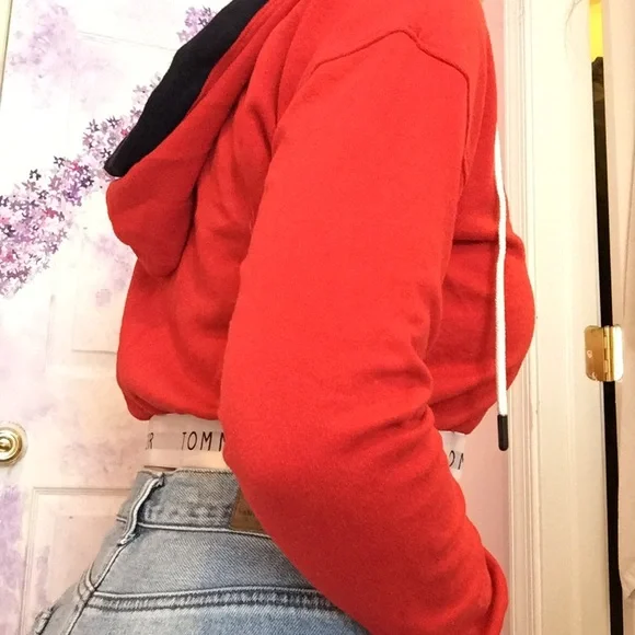 Tommy Hilfiger Elastic Cropped Hoodie Sweatshirt - Picture 2 of 5